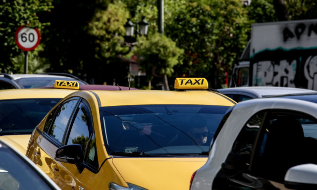 Απεργία ταξί: Ποιοι δρόμοι κλείνουν - Σε εξέλιξη η διαμαρτυρία στην Αθήνα