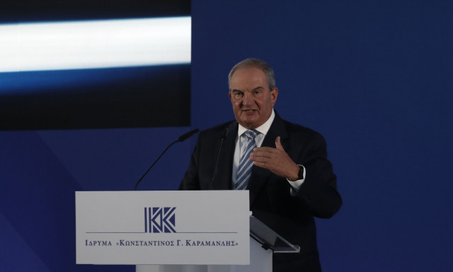 Νέα παρέμβαση Κώστα Καραμανλή από τη Θεσσαλονίκη - LIVE από την παρουσίαση βιβλίου