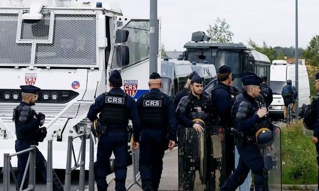 Γαλλία: Επίθεση με τσεκούρι σε σταθμό τρένων στο Παρίσι - Τέσσερις οι τραυματίες