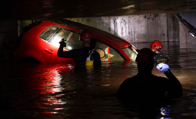 Βαλένθια: «Ακούγαμε τα ουρλιαχτά των γειτόνων που παρασύρονταν από τα νερά» - Συγκλονίζει κάτοικος