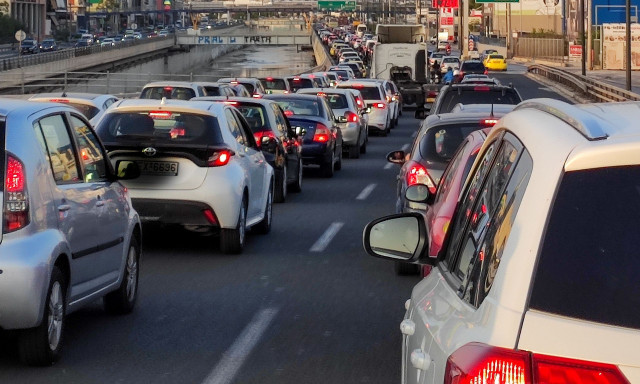 Τέλη κυκλοφορίας 2025: Μέχρι πότε πρέπει να τα πληρώσετε - Τα πρόστιμα