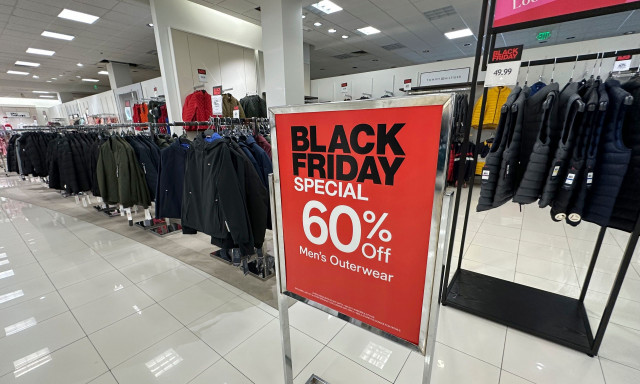 Black Friday: Ώθηση στην αγορά θα δώσει το μεγαλύτερο εκπτωτικό γεγονός της χρονιάς