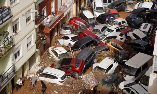 O ήρωας της Βαλένθια: Έσωσε 10 εγκλωβισμένους- «Απλά κοιτάζω τους ανθρώπους στα μάτια»