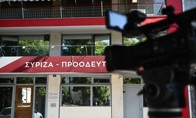 Ένα αξέχαστο βράδυ στην Κουμουνδούρου: Φωνές, αναληθείς διαρροές και «καρατομήσεις κασσελίστας»