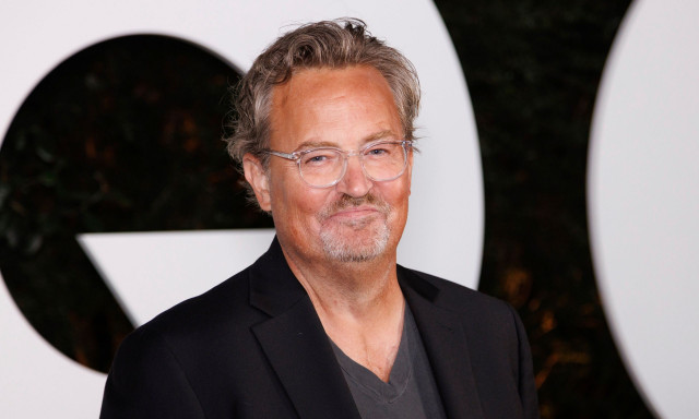 Μάθιου Πέρι: Η νέα ιδιοκτήτρια του σπιτιού του ποζάρει στην πισίνα όπου βρέθηκε νεκρός