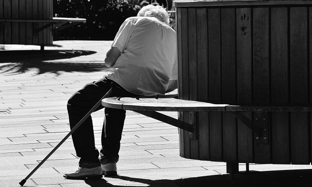 Η υπνηλία κατά τη διάρκεια της ημέρας μπορεί να συνδέεται με άνοια