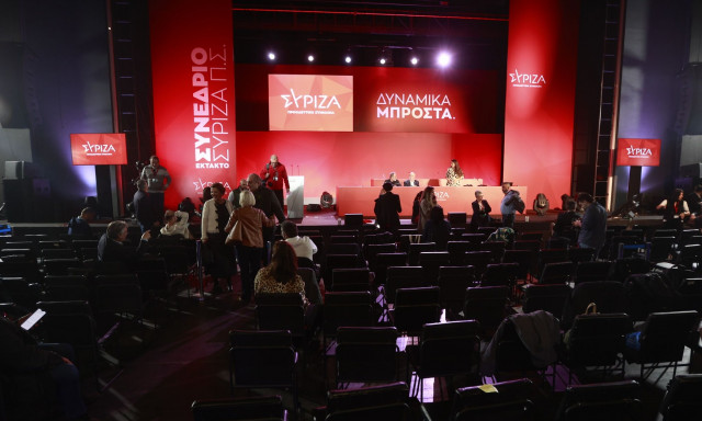 ΣΥΡΙΖΑ: Πανηγυρισμοί στο συνέδριο με την ανακοίνωση για την αποχώρηση Κασσελάκη