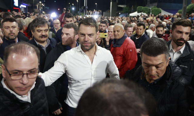 Συνέδριο ΣΥΡΙΖΑ: Επέστρεψε ο Στέφανος Κασσελάκης - «Με την πλέμπα μέχρι τέλους»