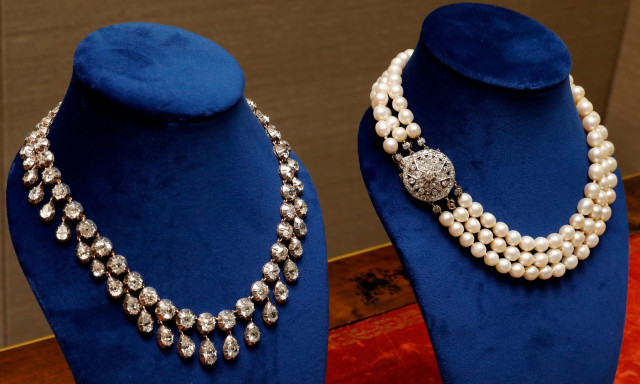 Σε δημοπρασία το διαμαντένιο κολιέ που έμπλεξε σε σκάνδαλο τη Μαρία Αντουανέτα