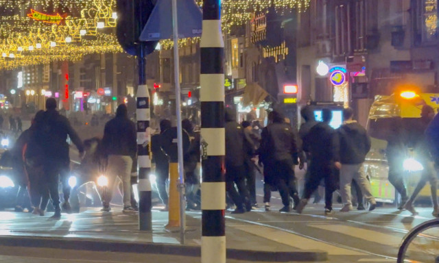 Σοβαρά επεισόδια στο Άμστερνταμ: Δέκα τραυματίες, το Ισραήλ στέλνει ομάδα διάσωσης