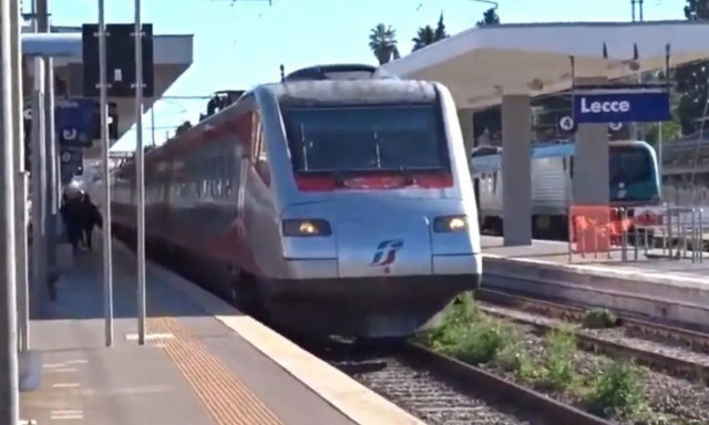 Ιταλία: Το τρένο έφυγε νωρίτερα για να φτάσει στην ώρα του - Άφησε όμως επιβάτες στην αποβάθρα