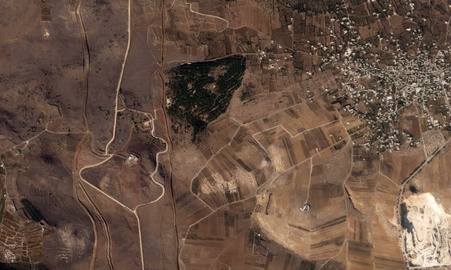 Μέση Ανατολή: Δορυφορικές εικόνες αποκαλύπτουν την κατασκευή ισραηλινού τείχους εντός της Συρίας