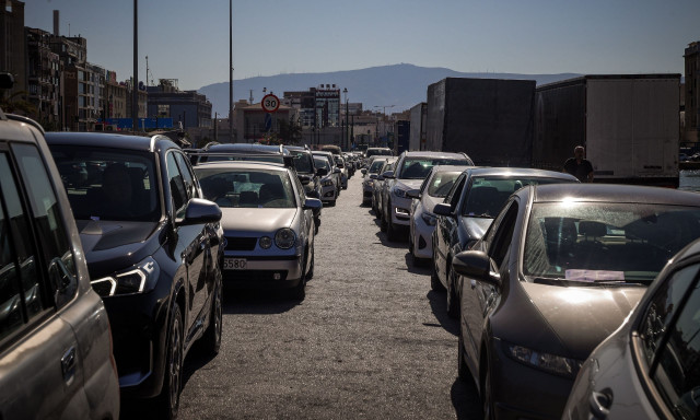 Τέλη κυκλοφορίας 2025: Μέχρι πότε τα εξοφλείτε - Τσουχτερά πρόστιμα αν δεν πληρώσετε