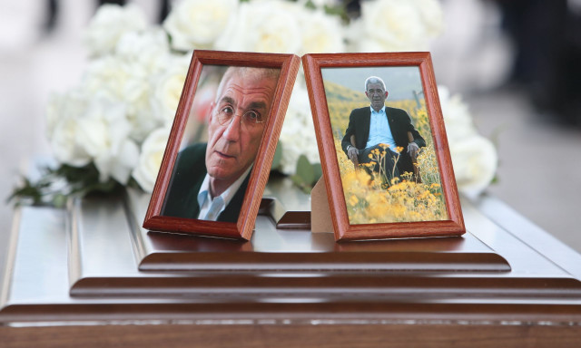 «Ύστατο χαίρε» στον Γιάννη Μπουτάρη - Στο Δημαρχείο Θεσσαλονίκης η σορός του