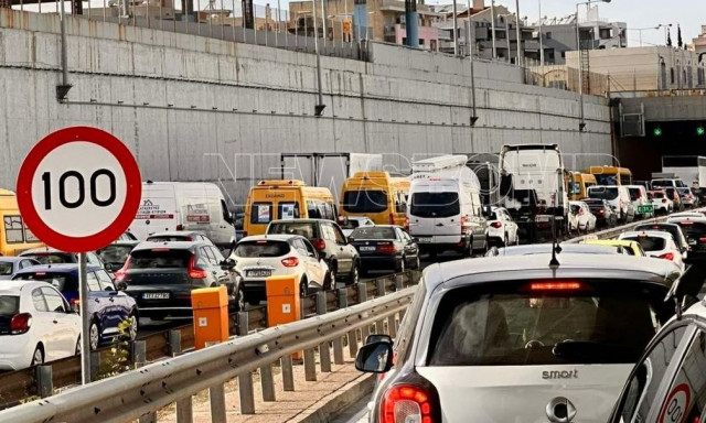 Κίνηση τώρα: Κυκλοφοριακό χάος σε Κηφισίας και Κατεχάκη - Μεγάλο μποτιλιάρισμα στην Αττική Οδό