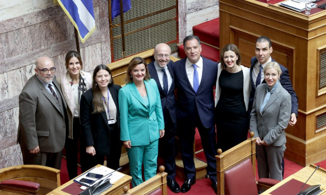 Προσωπικός γιατρός: Υπερψηφίστηκε το νομοσχέδιο του υπουργείου Υγείας