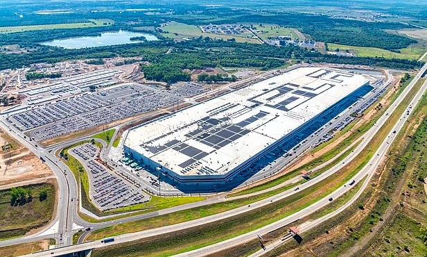 Tesla: Eργοστάσιο στο Austin εκκενώνεται μετά από διαρροή αερίου