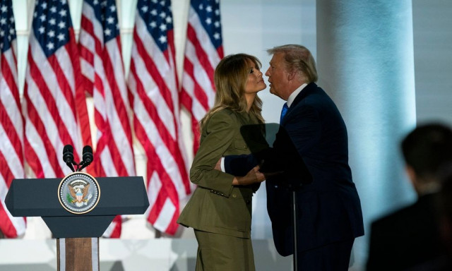 Ο Τραμπ επιστρέφει σήμερα θριαμβευτής στον Λευκό Οίκο, προσκεκλημένος του Μπάιντεν