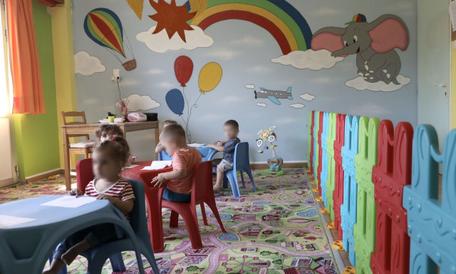 Χολαργός: ΕΔΕ για το περιστατικό σε βρεφονηπιακό σταθμό που έδωσαν λάθος παιδί σε παππού