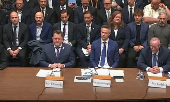 HΠΑ: Ακρόαση στο Κογκρέσο για τα UFO - «Δεν είμαστε μόνοι σε αυτό τον κόσμο»