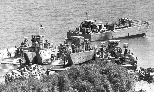 Η χούντα ήξερε ότι θα γίνει εισβολή στην Κύπρο - Στο φως απόρρητα έγγραφα της ΚΥΠ