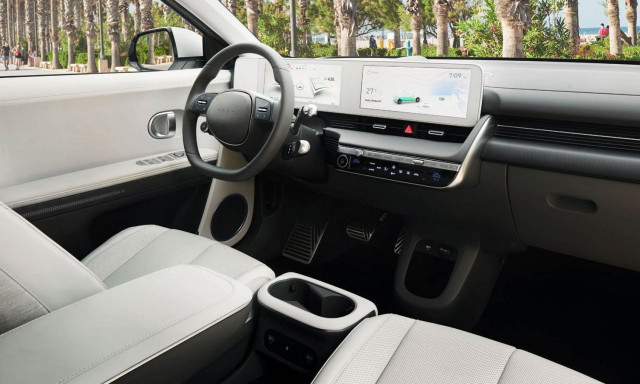 Η Hyundai επιστρέφει στους φυσικούς διακόπτες