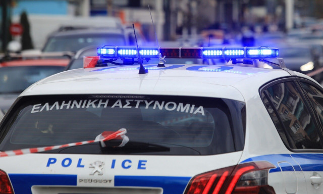 Θεσσαλονίκη: Ενεπλάκη σε τροχαίο με υλικές ζημιές και διέφυγε οδηγώντας με σβηστά φώτα