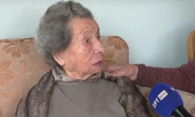Μυτιλήνη: Η γιαγιά Μαρία είναι 107 ετών - Έχει 3 εγγόνια και 5 δισέγγονα