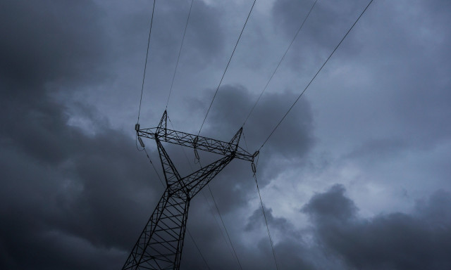 Ηλεκτρικό ρεύμα: Φόβοι για νέες αυξήσεις – Το «Σχέδιο Β» της κυβέρνησης για προσιτά τιμολόγια