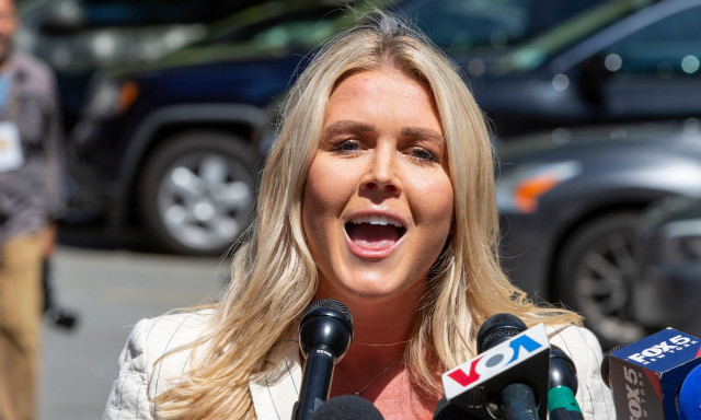 ΗΠΑ: Μόλις 27 ετών η νέα εκπρόσωπος τύπου του Λευκού Οίκου που διόρισε ο Τραμπ