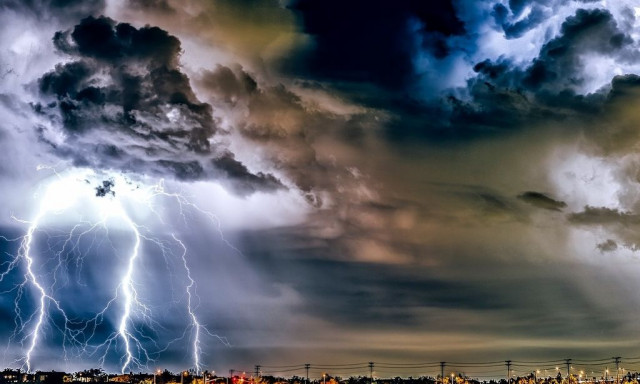 Κακοκαιρία «χτυπά» τη Δυτική Ελλάδα: Μήνυμα 112 για Ιόνια Νησιά, Αχαΐα, Ηλεία και Μεσσηνία