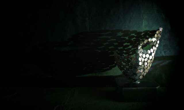 Tα διηγήματα του Newsbomb.gr: «To μαχαίρι έσταζε... μέλι» - Διαβάστε το 3o μέρος «Δίψα για λεφτά»