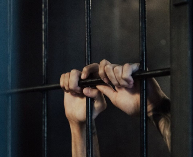 Πάτρα: 52χρονος κατέρρευσε στα κρατητήρια του Μεταγωγών