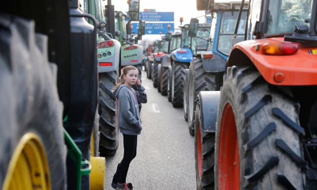Ξανά «στα όπλα» οι Γάλλοι αγρότες: Διαδηλώνουν για την εμπορική συμφωνία ΕΕ-Mercosur