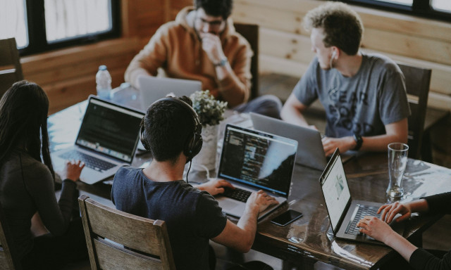 Νέα προγράμματα ενίσχυσης του ΕΣΠΑ για μικρομεσαίες επιχειρήσεις έως το τέλος του 2024