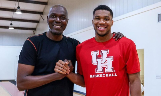 Γιάννης Αντετοκούνμπο: Ο Χαμίκ Ολάζουον δέλεαρ για να πάρει μεταγραφή στο Χιούστον