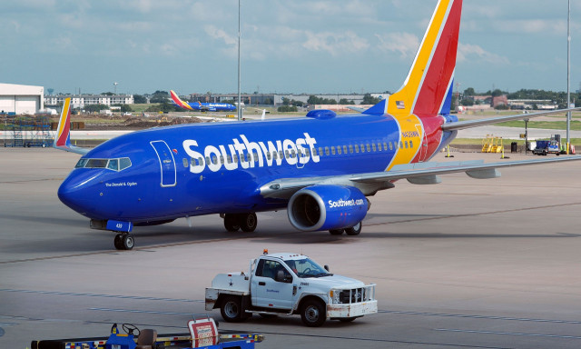 ΗΠΑ: Τρόμος σε αεροπλάνο - Κινητό επιβάτη έπιασε φωτιά, λίγο πριν την απογείωση (vid)