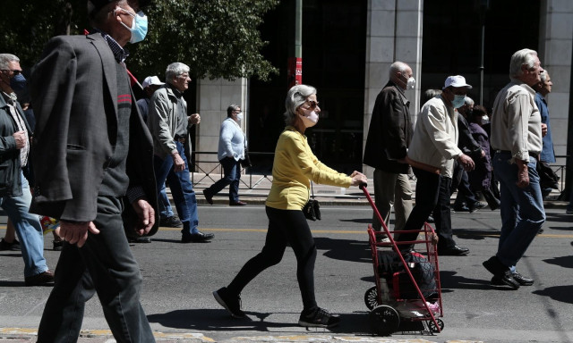 Συντάξεις από τα 58,5 έτη με αύξηση 2,5% - Ποιοι μπορούν να κάνουν αίτηση για συνταξιοδότηση