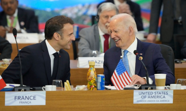 Μακρόν: «Σωστή» η απόφαση των ΗΠΑ για τους πυραύλους στην Ουκρανία