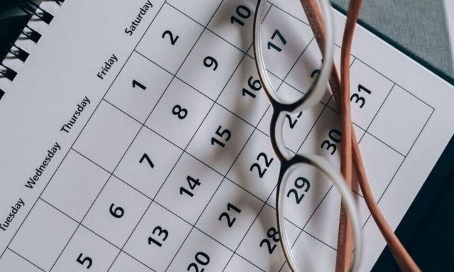 Αργίες: Πότε πέφτουν Χριστούγεννα και Πρωτοχρονιά - Μεγάλες «εκπλήξεις» το 2025