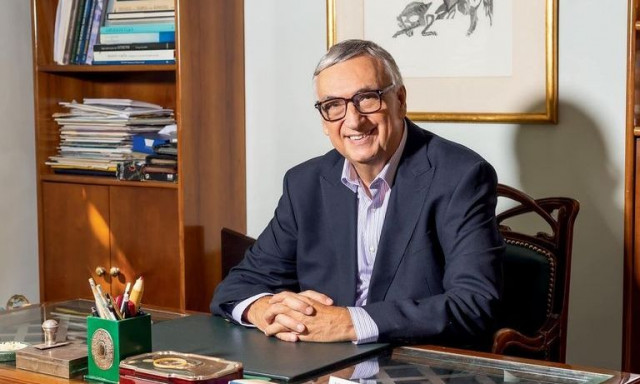 Δημήτρης Σούρας: Όταν είχε εναντιωθεί στις δηλώσεις της Έλενας Παπαρίζου περί «άφυλων παιδιών»