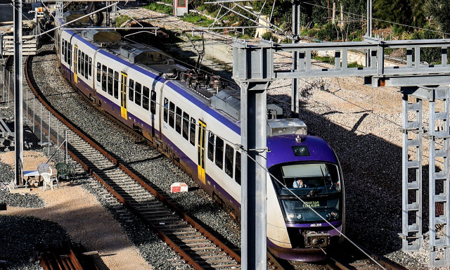 Απεργία: Ακινητοποιημένα τα τρένα και ο προαστιακός σιδηρόδρομος για 24 ώρες