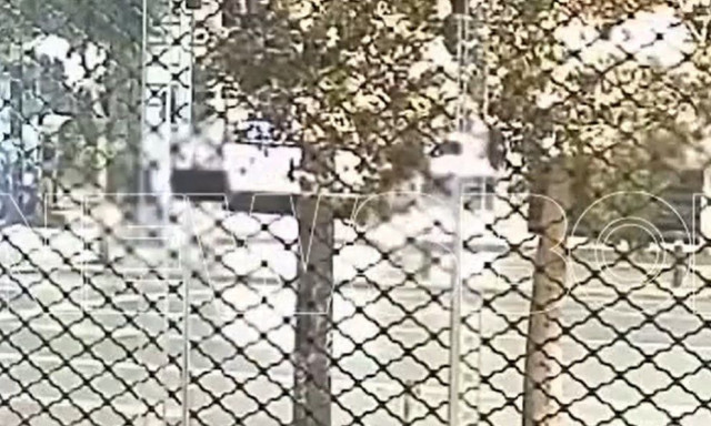 Η στιγμή που αυτοκίνητο παρασέρνει και σκοτώνει πεζό στο κέντρο της Αθήνας