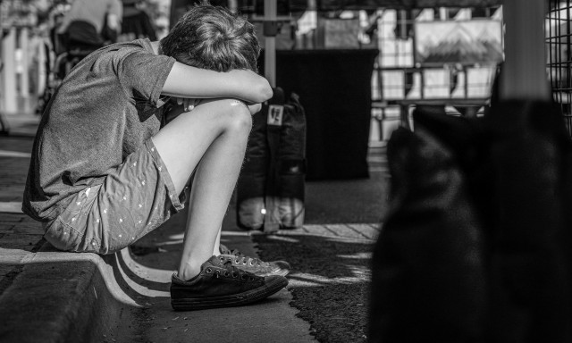 Η οδύσσεια 7χρονου στο Μενίδι: Δεν έχει πάει σχολείο εδώ και 45 μέρες - Τι καταγγέλλει η οικογένεια