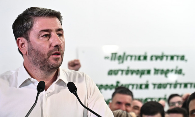 Αυτές είναι οι δύο τροπολογίες που καταθέτει το ΠΑΣΟΚ για φορολογία τράπεζών και golden visa