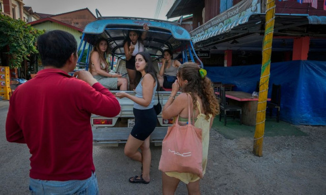 Λάος: Στους έξι ανέρχονται οι νεκροί από πιθανή δηλητηρίαση από μεθανόλη