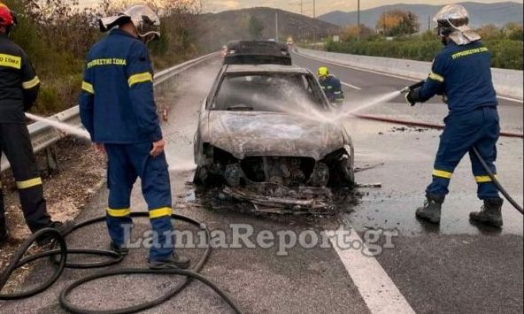 Φθιώτιδα: Αυτοκίνητο «τυλίχθηκε» στις φλόγες εν κινήσει