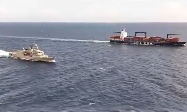 Επιχείρηση ΑΣΠΙΔΕΣ - Φρεγάτα Σπέτσαι: Συνόδευσε με επιτυχία εμπορικό σκάφος (vid)