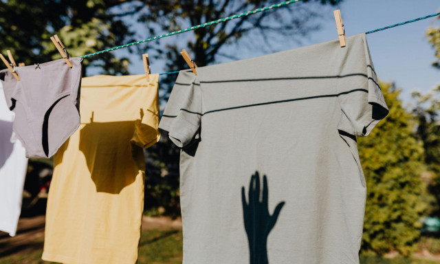 Βόλος: Ζηλιάρης σύζυγος έψαχνε τα άπλυτα ρούχα της γυναίκας του και πέρασε αυτόφωρο