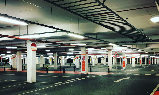 Θέση πάρκινγκ σε τιμή ενοικίασης σπιτιού: Από 20.000 έως 250.000 ευρώ